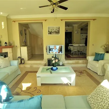 Playa - Solo 4 Bedroom Spacious