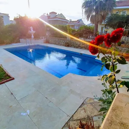 Playa - Solo 4 Bedroom Spacious Vila *